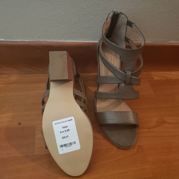 Shoes - Picture 5 of 5